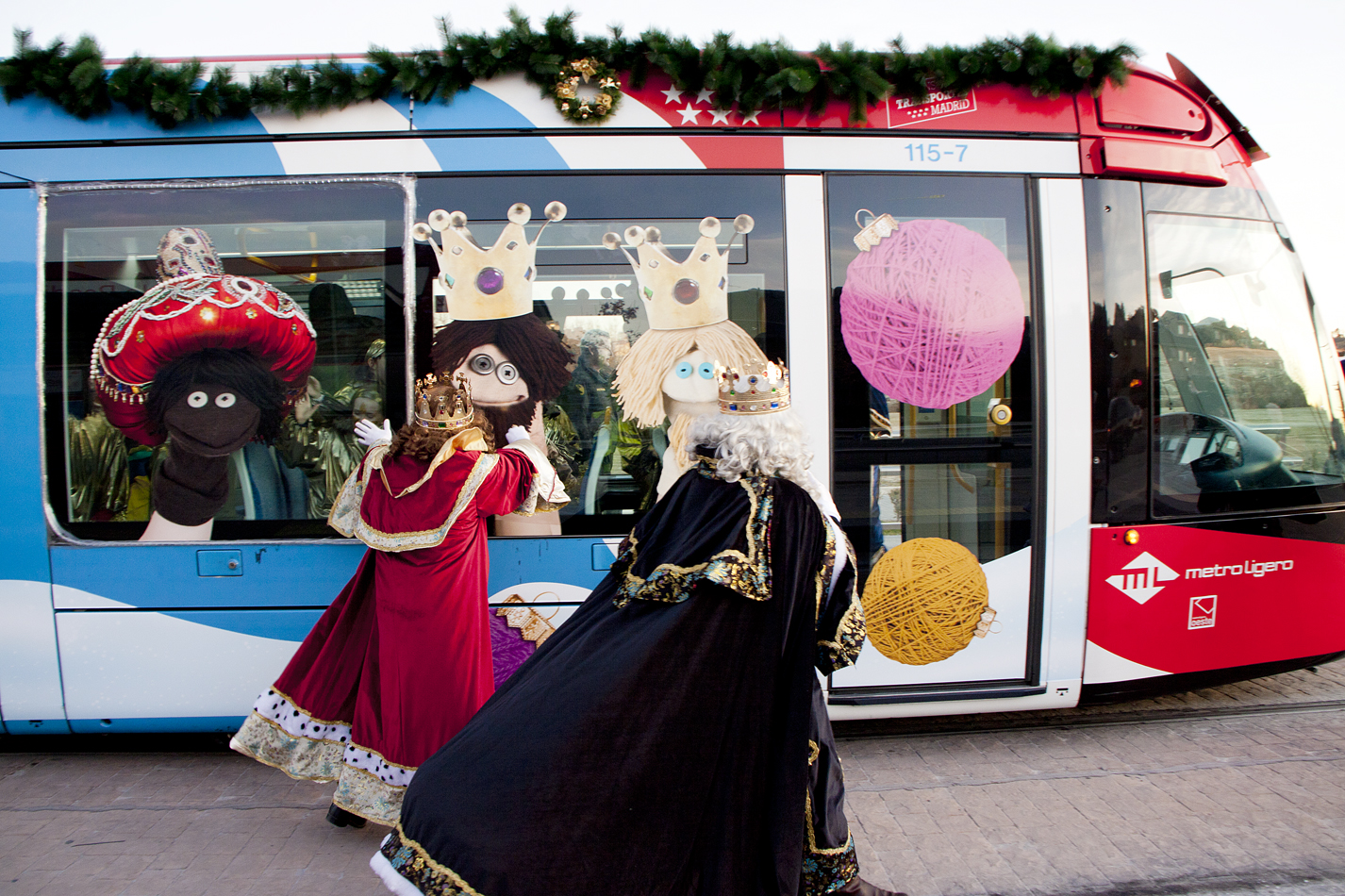Un año más los Reyes Magos llegan a Boadilla del Monte en Metro Ligero Oeste